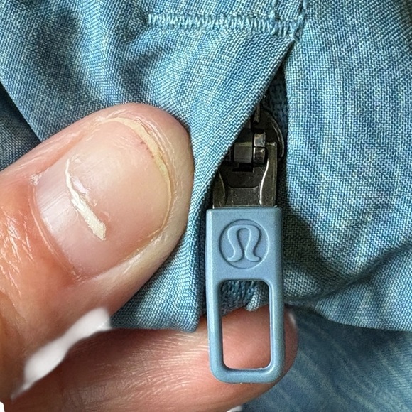 Lululemon Mens T.H.E. Short 9" Blue Shorts Pockets Stretch Drawcord Stretch - Picture 6 of 7